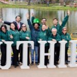 Luthier celebra su décimo tercer aniversario con la cuarta edición de su festival en Laguna Esmeralda, Los Ángeles.